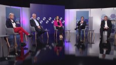 Standbild aus der hybriden Konferenz: Talk-Set mit Moderatorin und bis zu vier Studiogästen. (Bild: bewegtbildwerft)